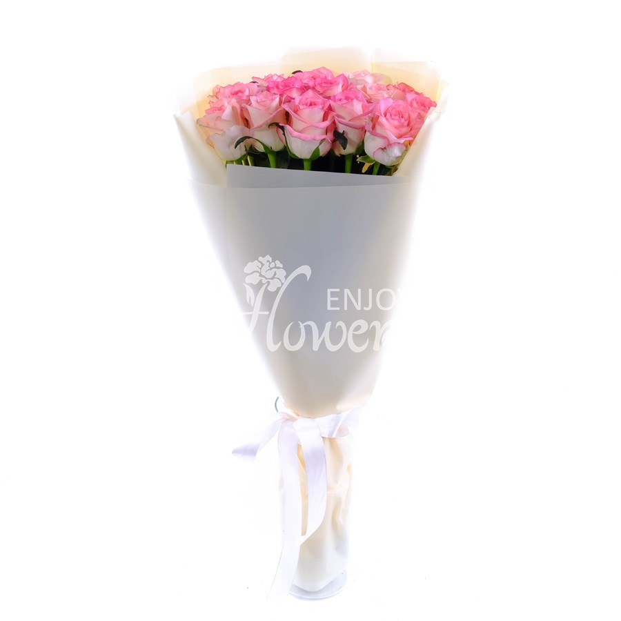 Букет из 15 нежно-розовых роз в пленке "Джумилия"
