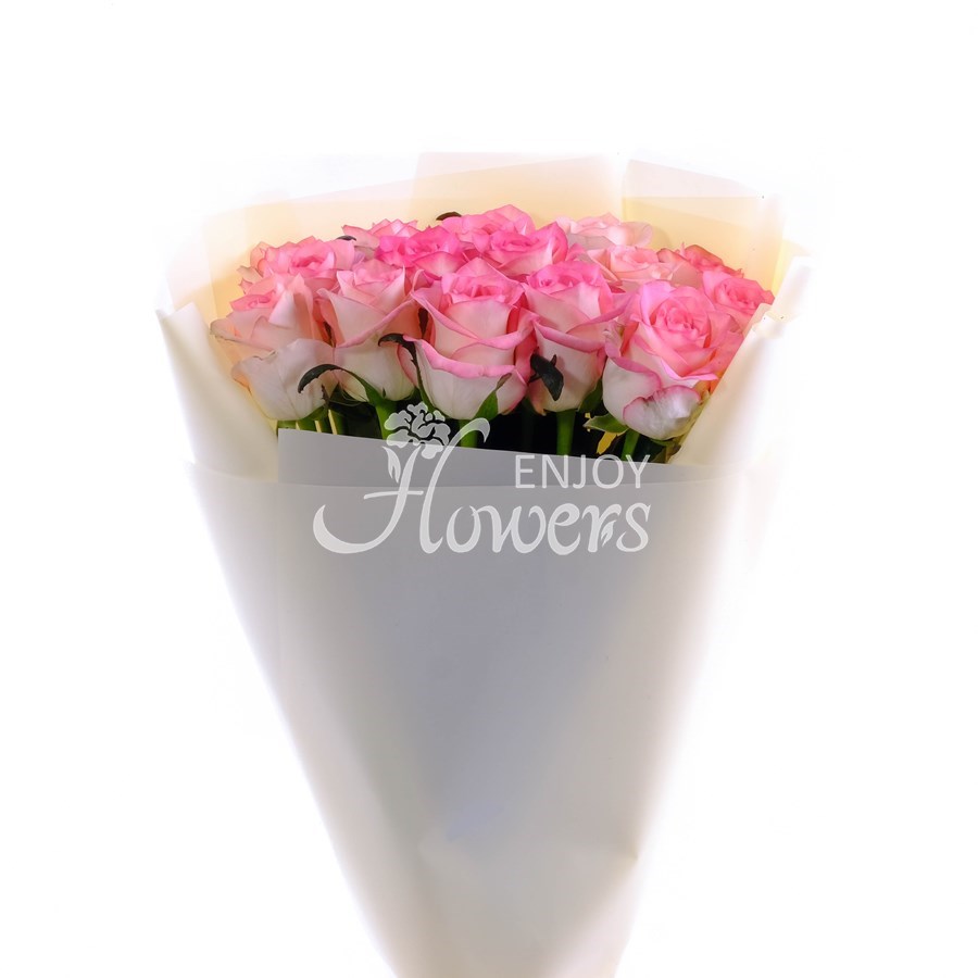 Букет из 15 нежно-розовых роз в пленке "Джумилия"
