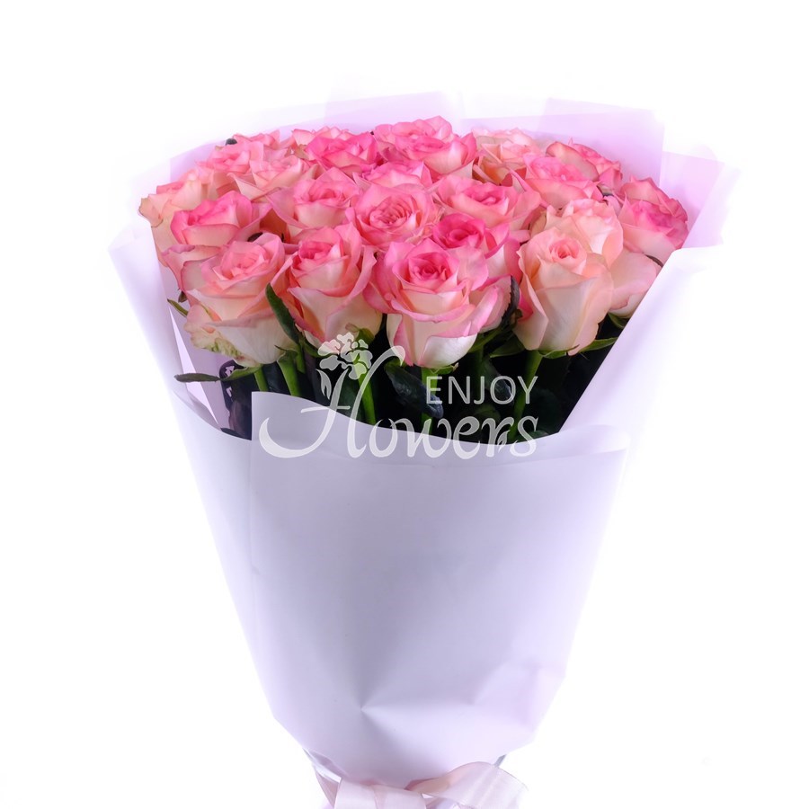 Букет из 25 нежно-розовых роз в пленке "Джумилия"
