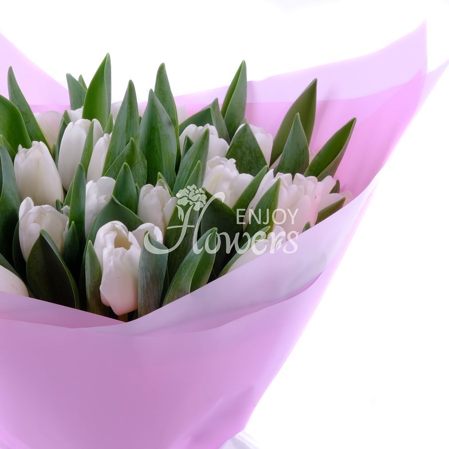 Букет из 25 тюльпанов "Белые тюльпаны в упаковке"