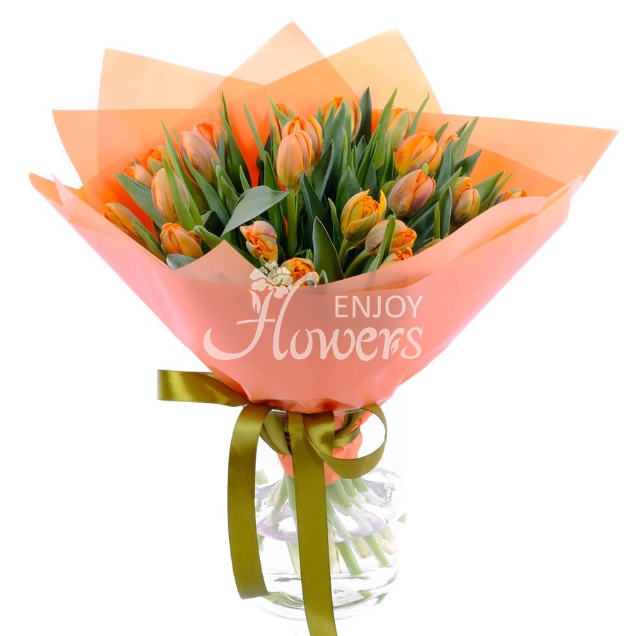 Букет из 25 тюльпанов "Оранжевые пионовидные тюльпаны в упаковке"