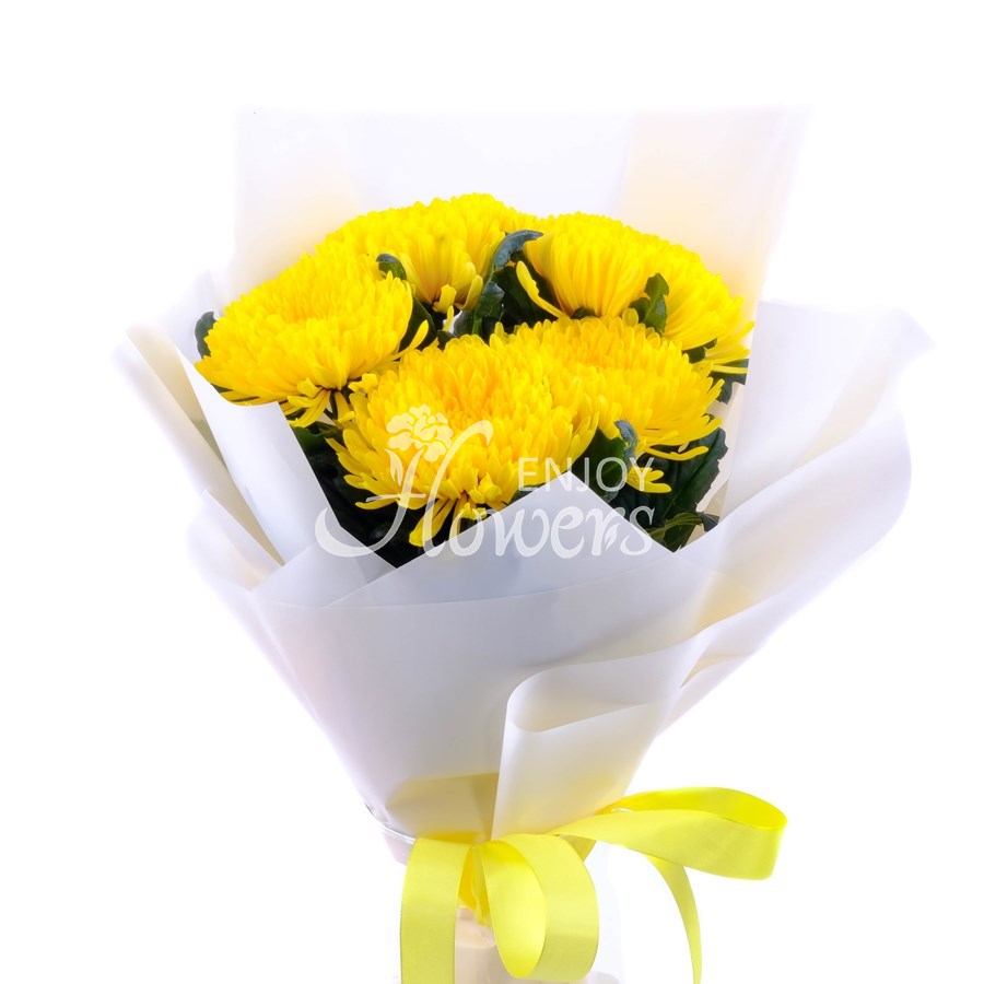Букет из 5 хризантем "Желтые хризантемы в упаковке"