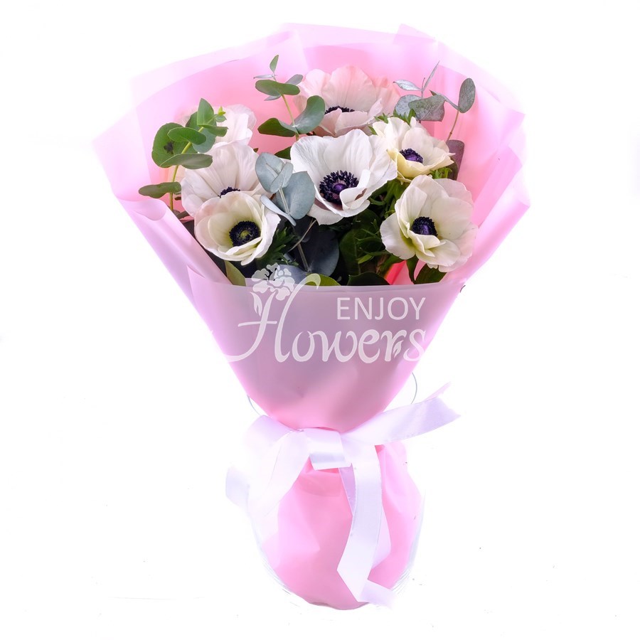 Букет из 7 анемонов с эвкалиптом "Белые анемоны"