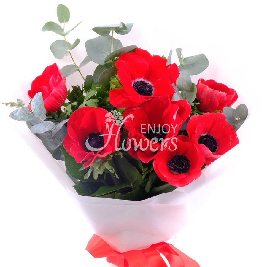 Букет из 7 анемонов с эвкалиптом "Красные анемоны"