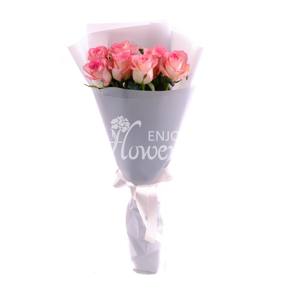 Букет из 7 нежно-розовых роз в пленке "Джумилия"
