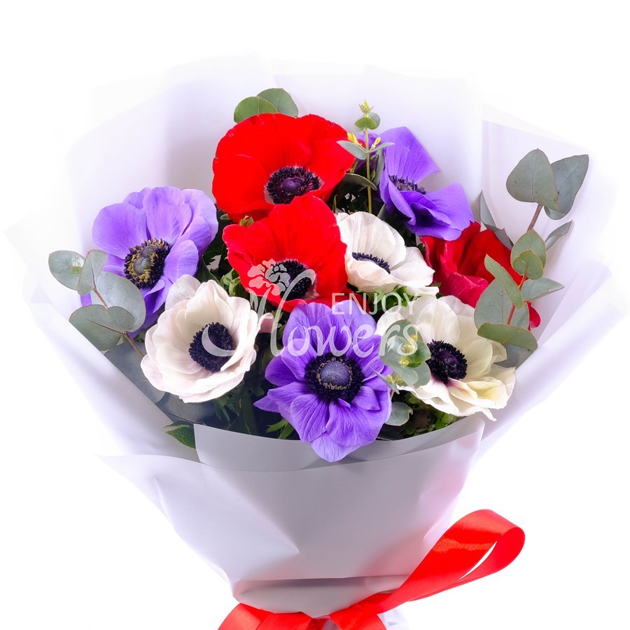 Букет из 9 анемонов с эвкалиптом "Разноцветные анемоны""