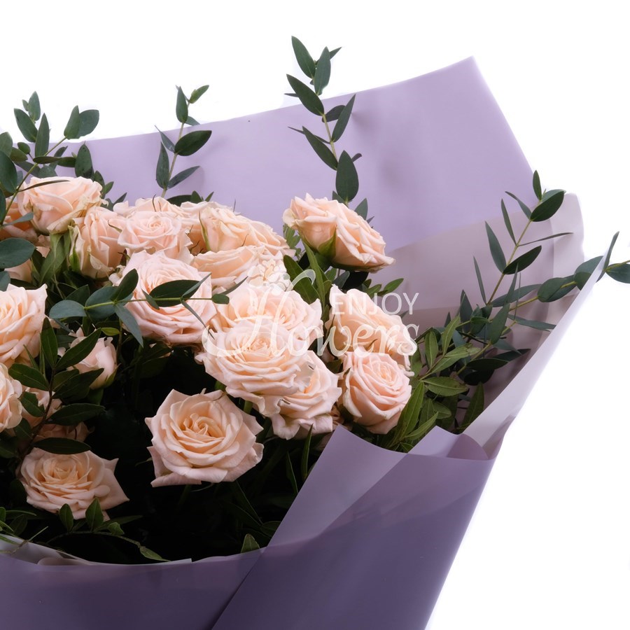 Букет из 9 кустовых роз "Нежное послание"