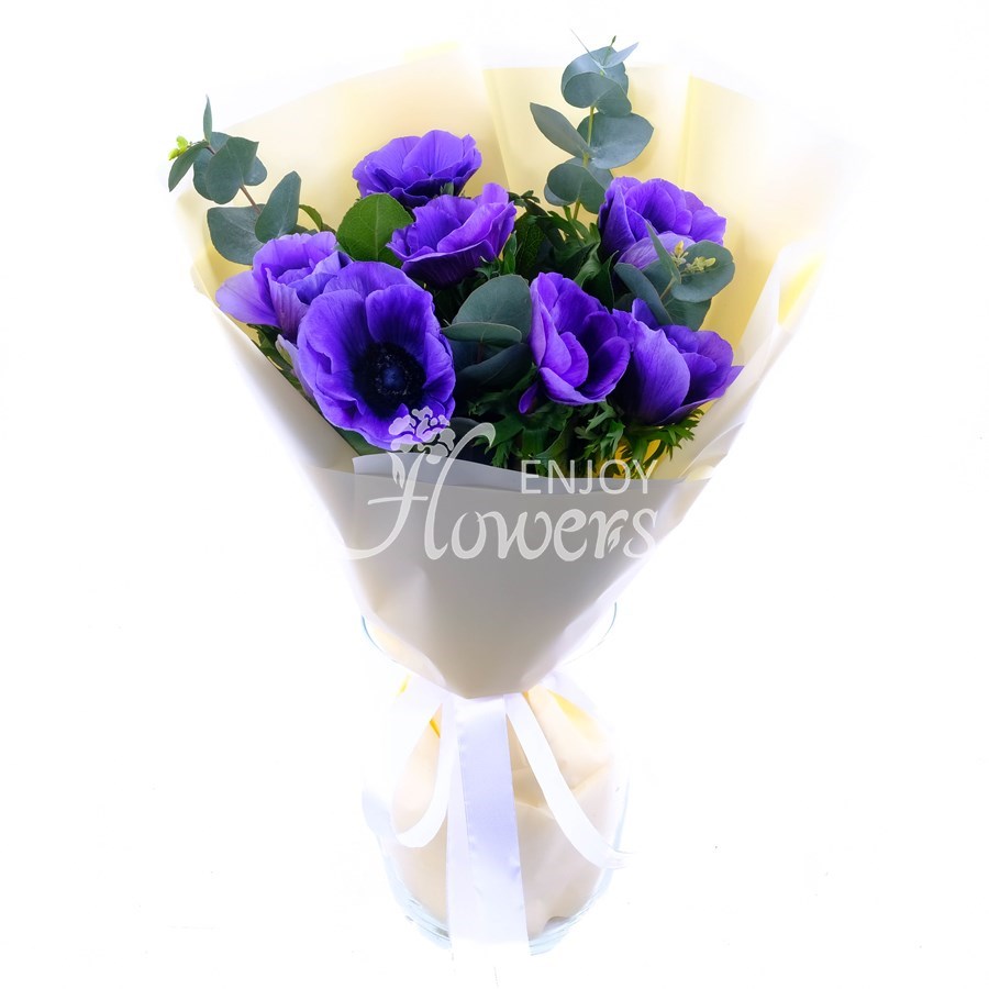 Букет из анемонов с эвкалиптом "Синие анемоны"