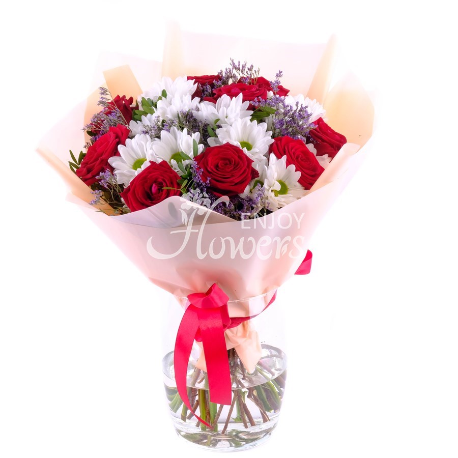 Букет из хризантем и роз "Озорное настроение"