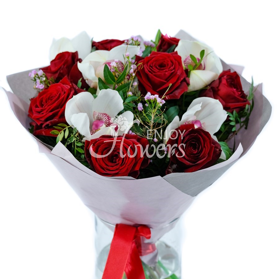 Букет из красных роз с орхидеями "Чувственное признание"