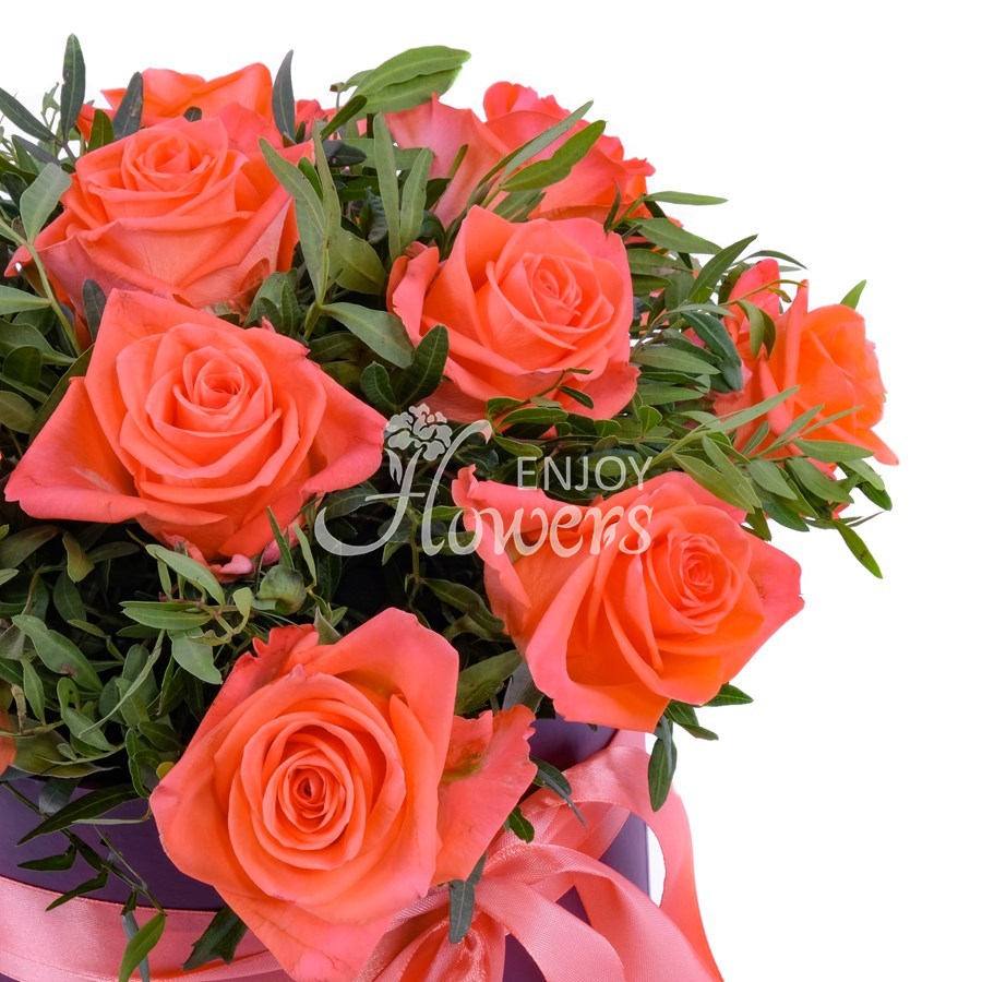 Композиция из 15 роз "Оранжевые розы в коробке"