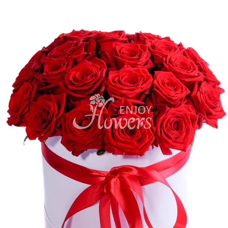 Композиция из 25 роз "Красные розы в коробке"