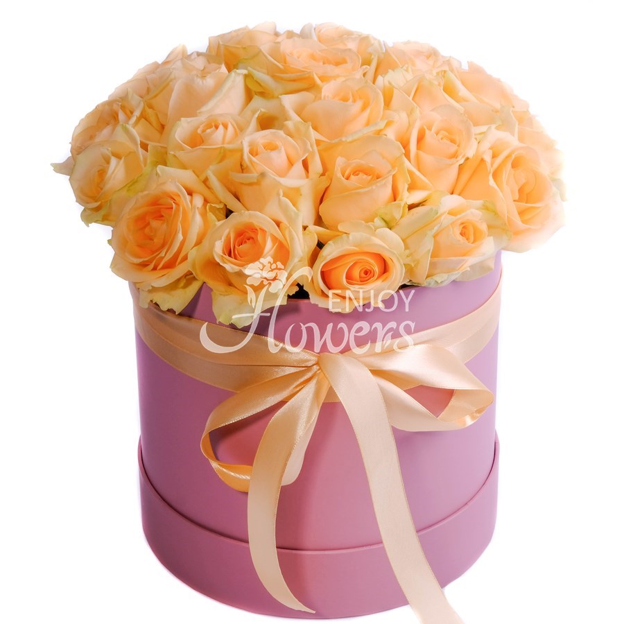 Композиция из 25 роз "Персиковые розы в коробке"