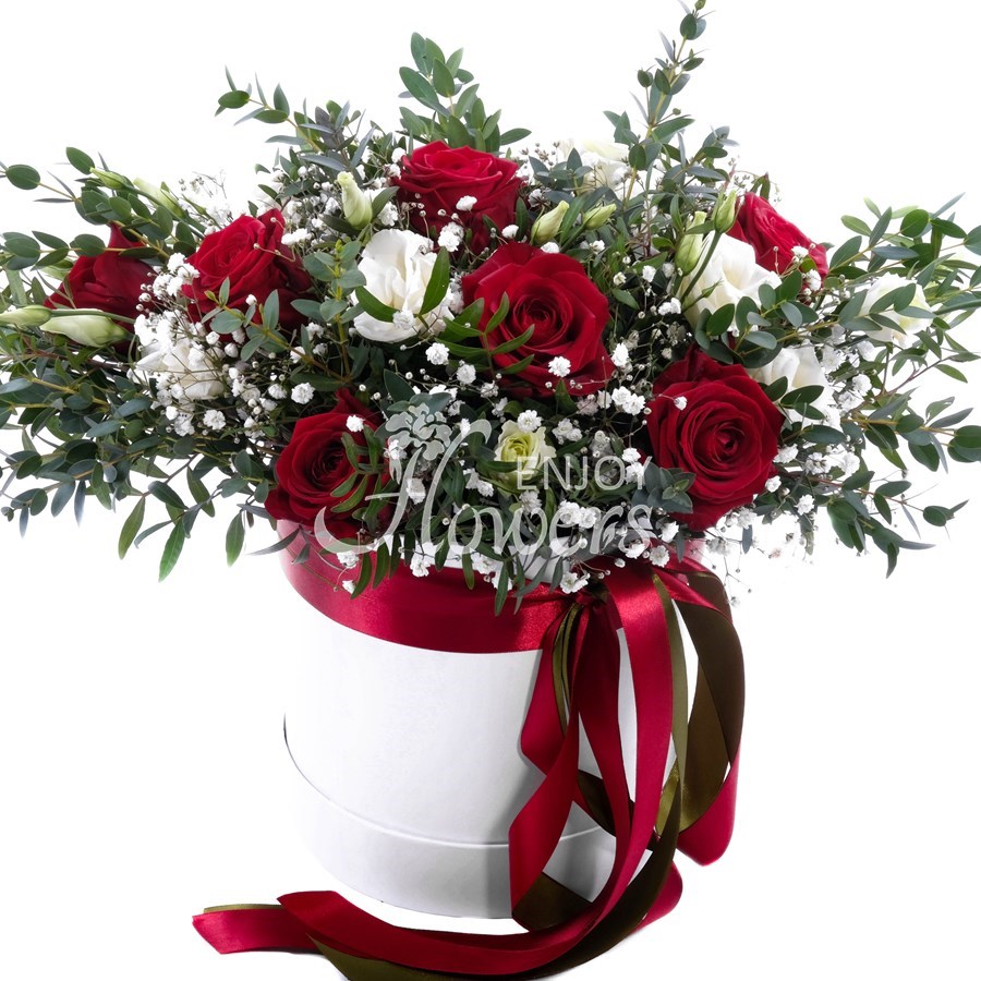 Композиция в коробке с красными розами и белой эустомой "Благородство"