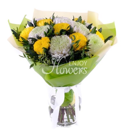 Букет из 15 хризантем "Белые и желтые хризантемы"