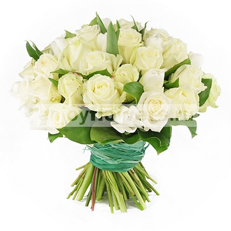 Букет из белых роз и тюльпанов "Белоснежный вальс"