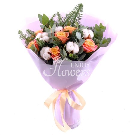 Букет из роз,хлопка и еловых веток "Зимний экспресс"