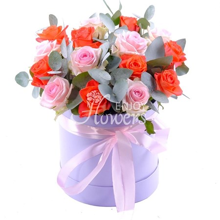 Композиция из 15 оранжевых и розовых роз в коробке "Гламур"