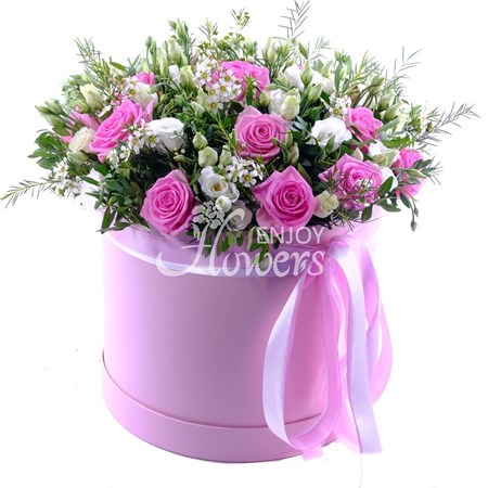 Композиция из белой эустомы и розовых роз "Олицетворение природы"